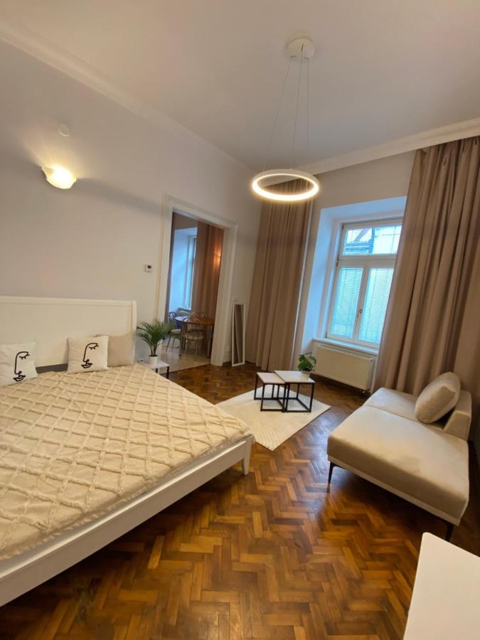 Apartment In City Center Košice Buitenkant foto