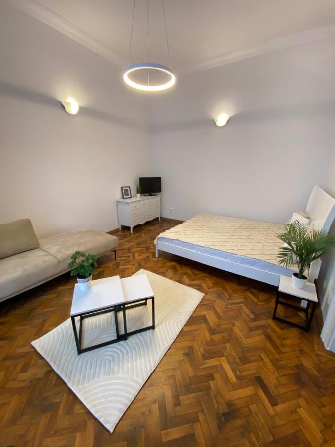 Apartment In City Center Košice Buitenkant foto